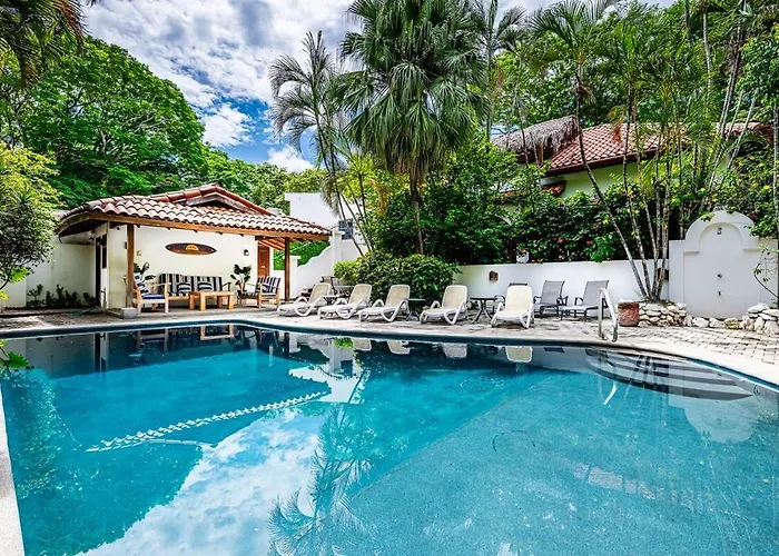 150 Ft To & Surf - 3 Bedroom House & Pool Сasa de vacaciones