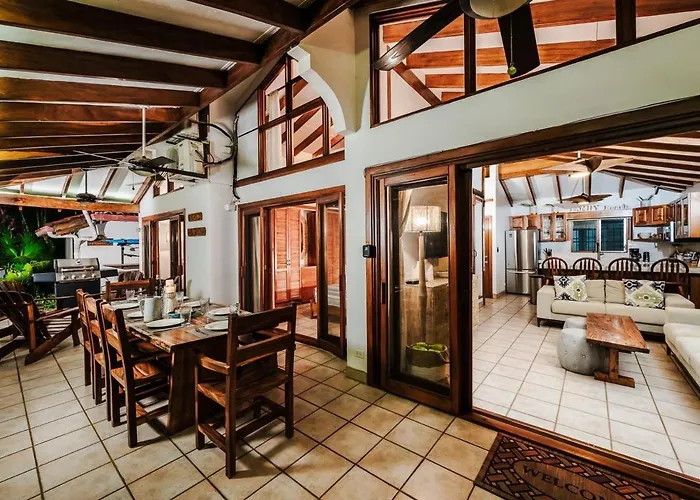 150 Ft To & Surf - 3 Bedroom House & Pool *