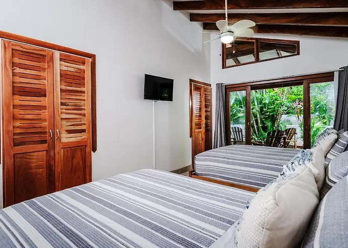 150 Ft To & Surf - 3 Bedroom House & Pool *