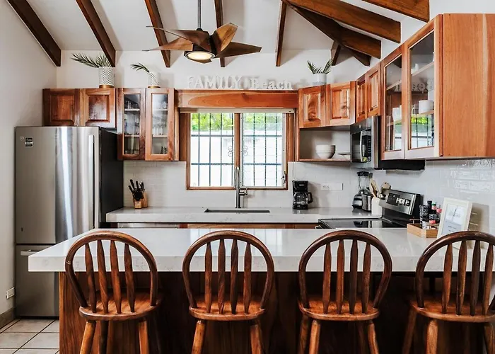 150 Ft To & Surf - 3 Bedroom House & Pool